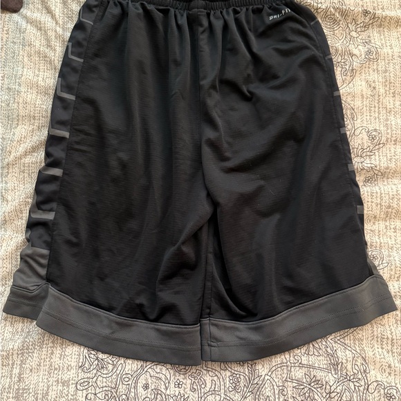 Men’s Nike LeBron James shorts - Picture 2 of 5